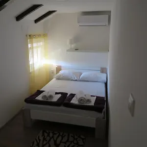 Ferienhaus Ljubicic, Baška